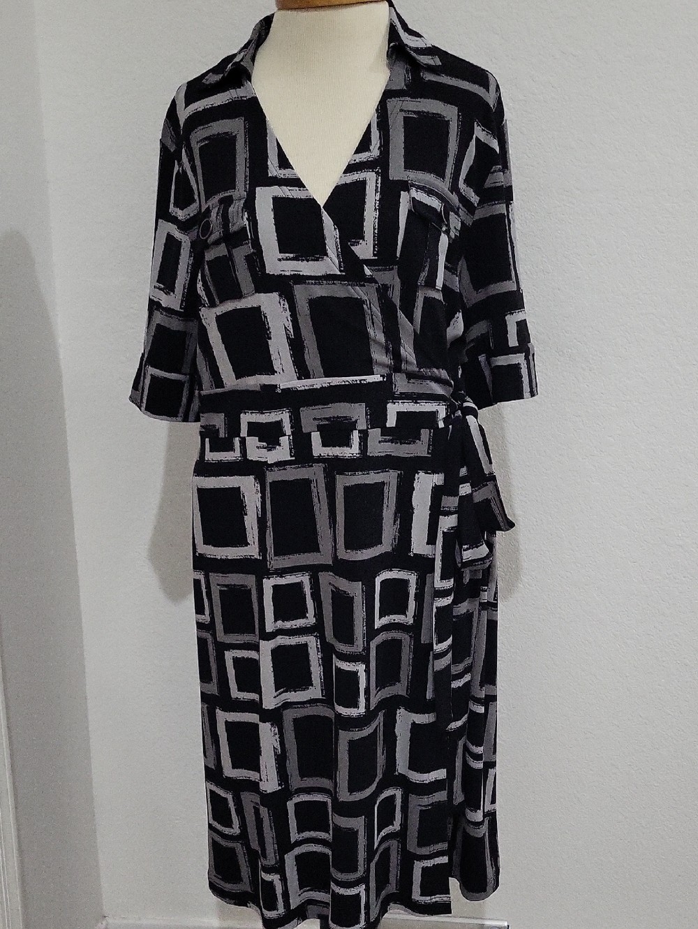 Apt. 9 Black and Gray Geometric Wrap Midi Dress